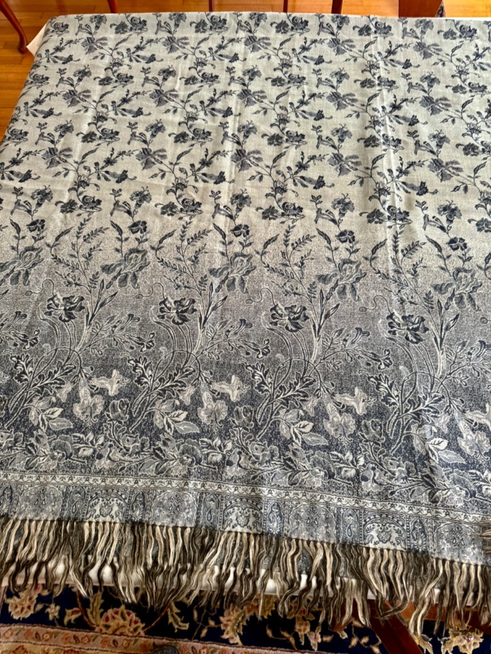 Valerie Stevens 100% Wool Shawl Scarf Blue White Floral 80" x 40" - Picture 4 of 5